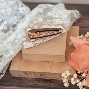 Barrette ajourée