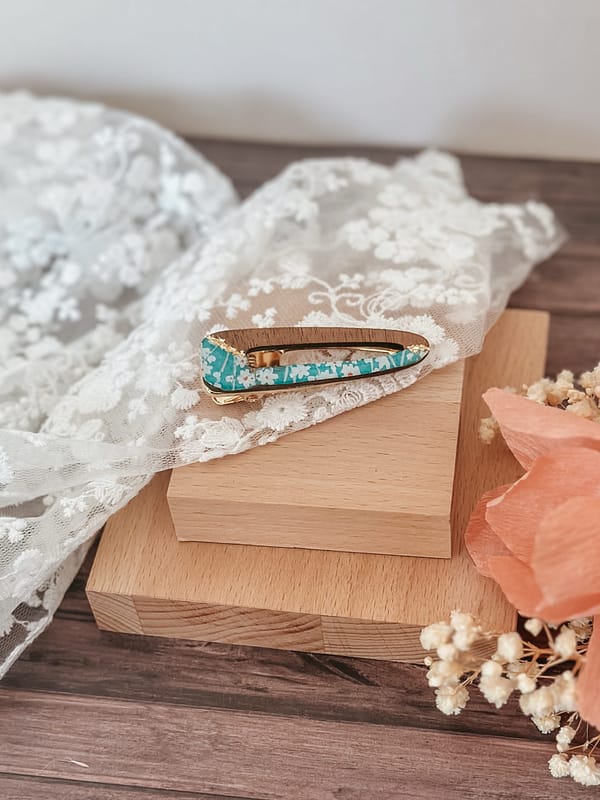 Barrette ajourée